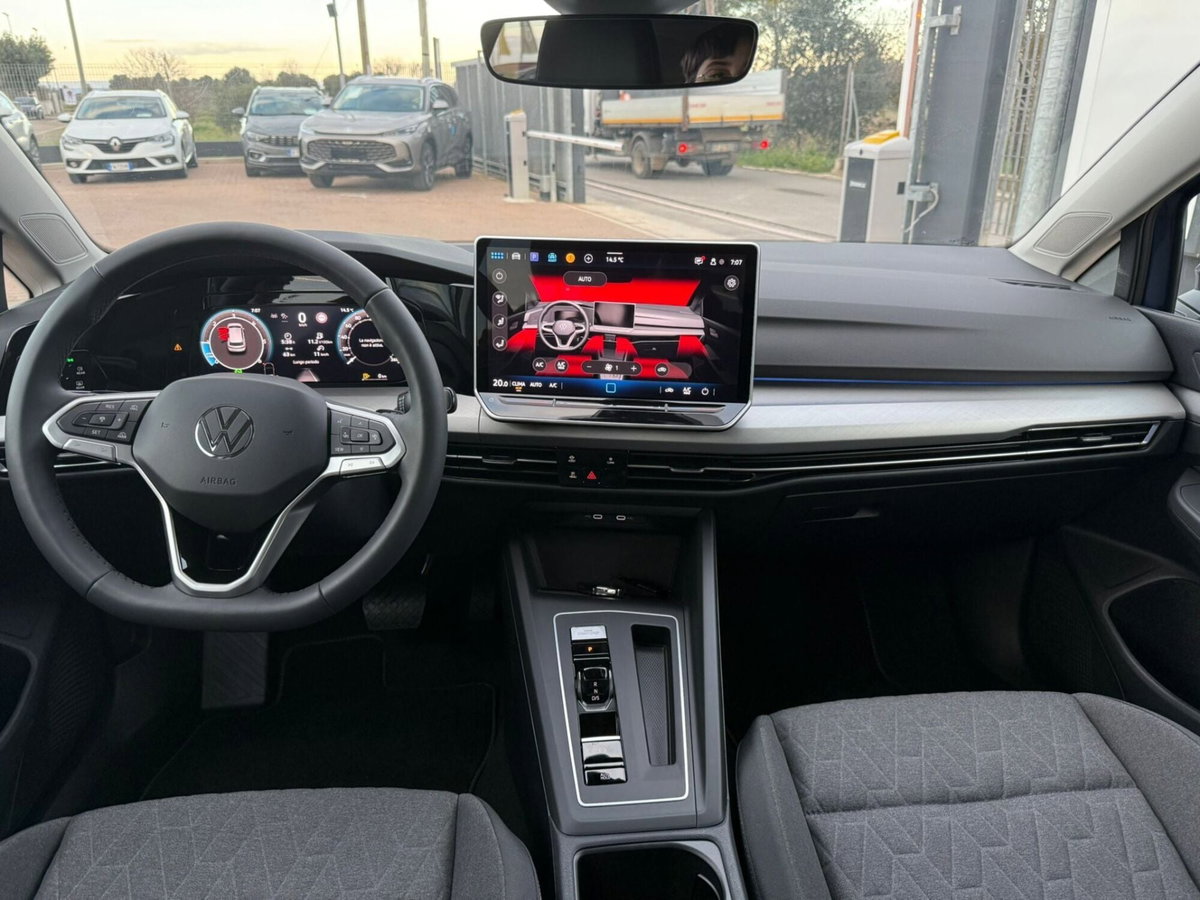 Volkswagen Golf 2.0 TDI 150 CV DSG SCR Life (12)