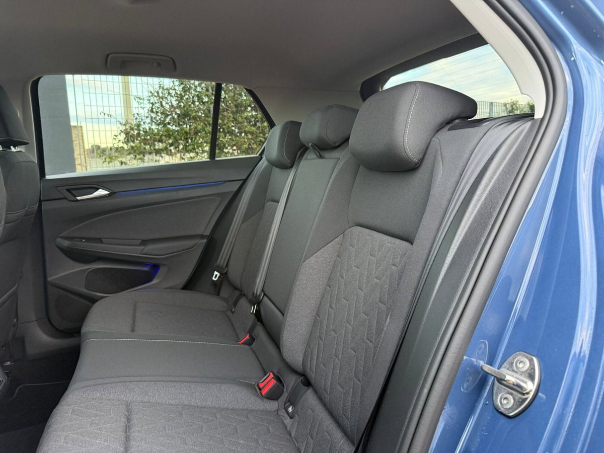 Volkswagen Golf 2.0 TDI 150 CV DSG SCR Life (16)