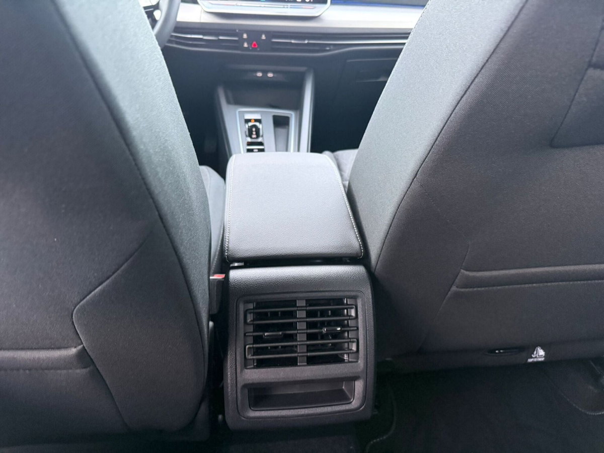 Volkswagen Golf 2.0 TDI 150 CV DSG SCR Life (17)