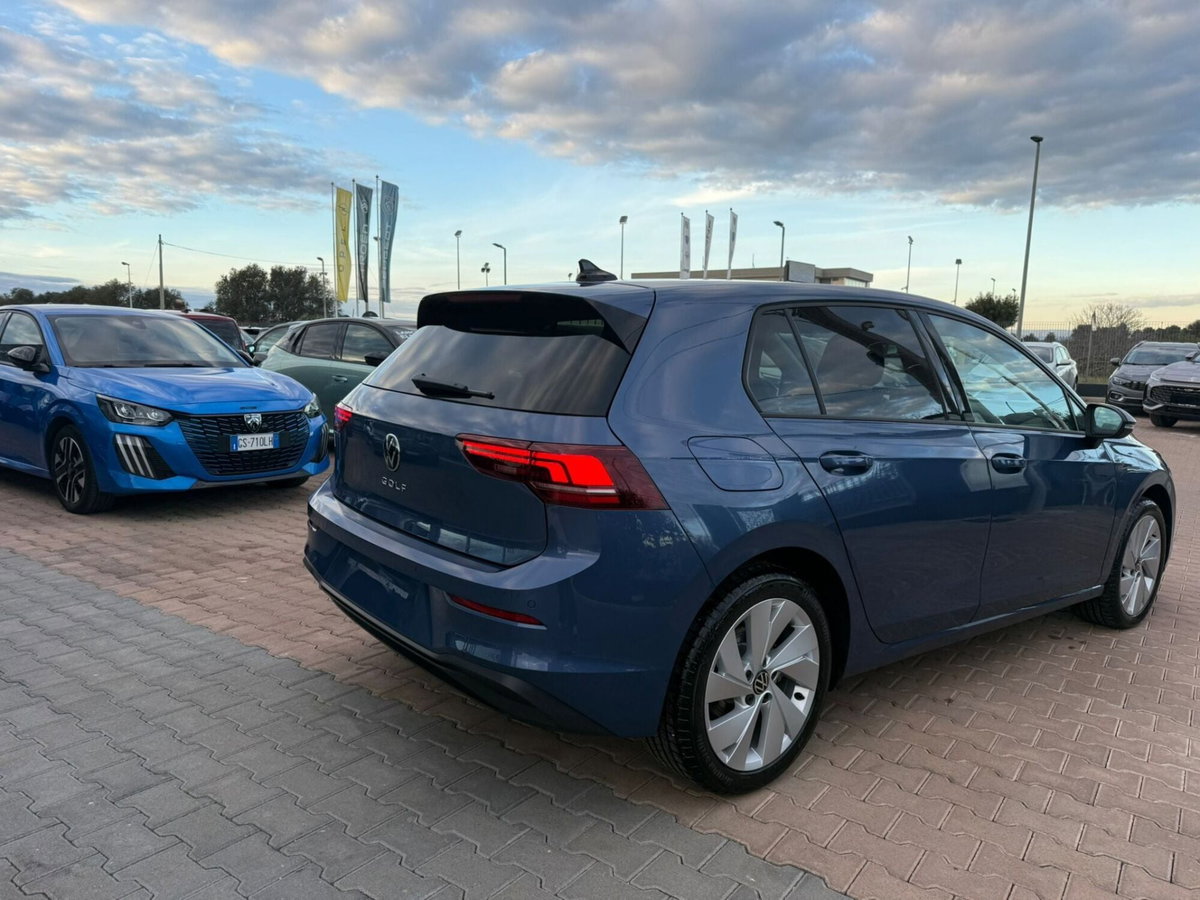 Volkswagen Golf 2.0 TDI 150 CV DSG SCR Life (4)