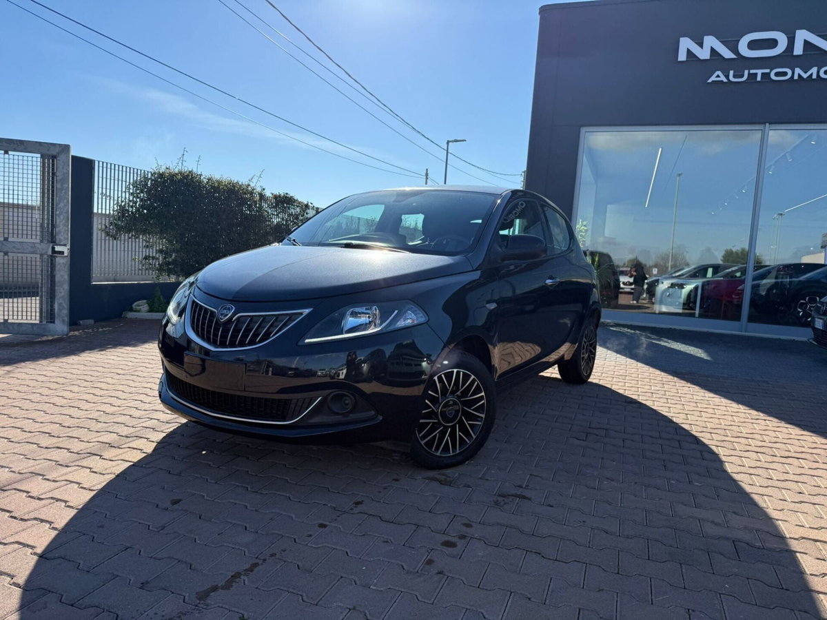 Lancia Ypsilon 1.0 FireFly 5 porte S&S Hybrid Ecochic A. Ferretti