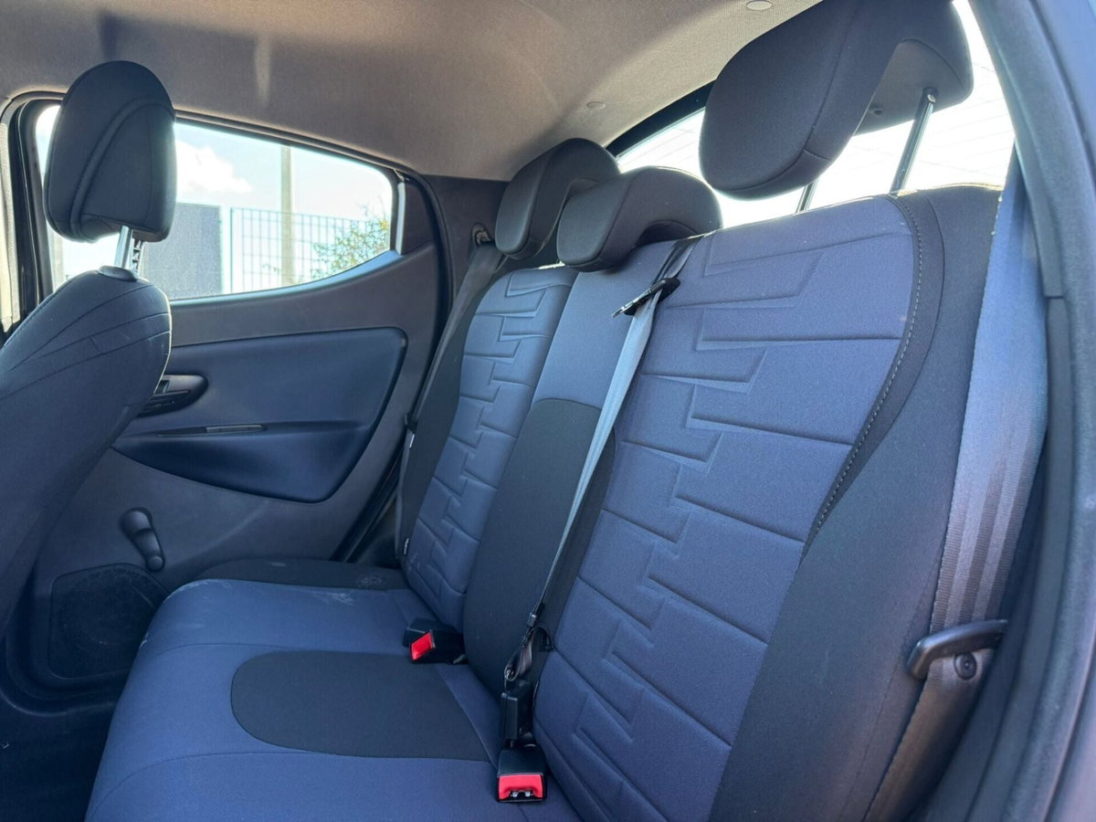 Lancia Ypsilon 1.0 FireFly 5 porte S&S Hybrid Ecochic A. Ferretti (13)