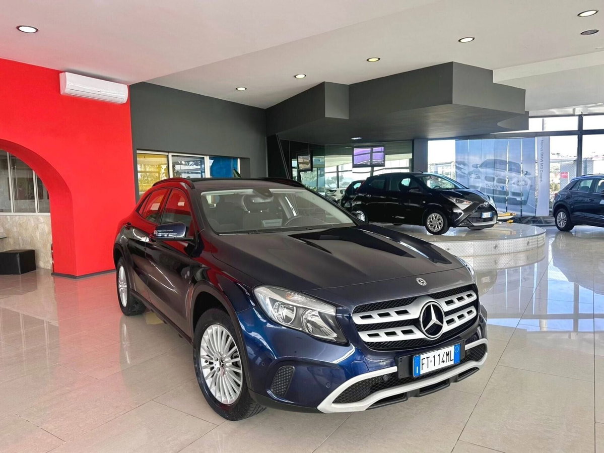 Mercedes-Benz GLA SUV 200 d Automatic 4Matic Executive (4)