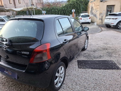 Toyota Yaris 1.D-4D 5 porte Sol (6)