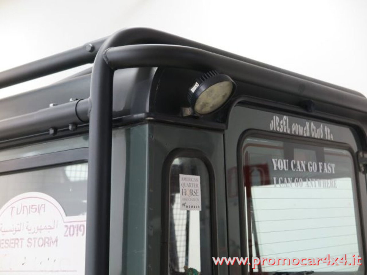 Land Rover Defender 110 2.4 TD4 Station Wagon E (6)