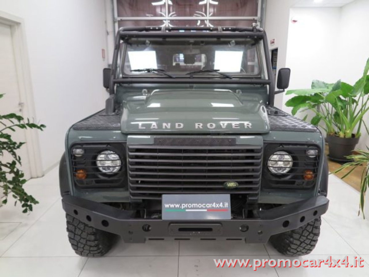Land Rover Defender 110 2.4 TD4 Station Wagon E