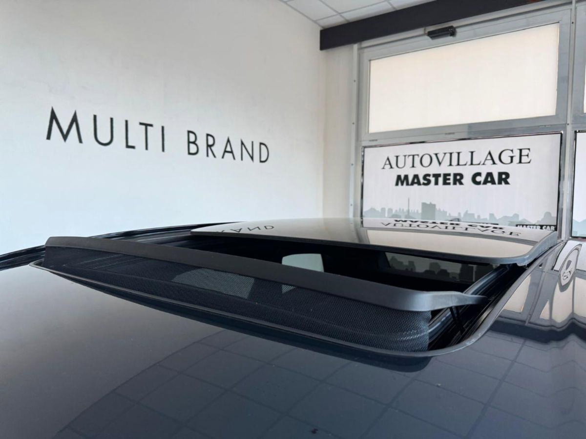 Volvo XC60 B4 (d) AWD automatico Plus Dark (6)