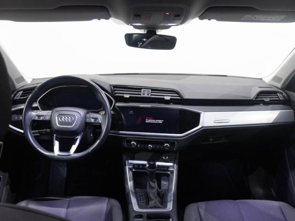 Audi Q3 35 TDI Business (11)