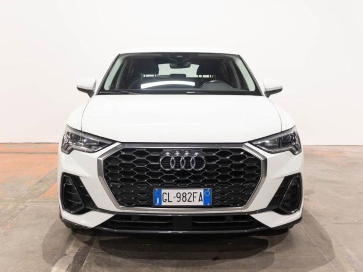 Audi Q3 35 TDI Business (2)