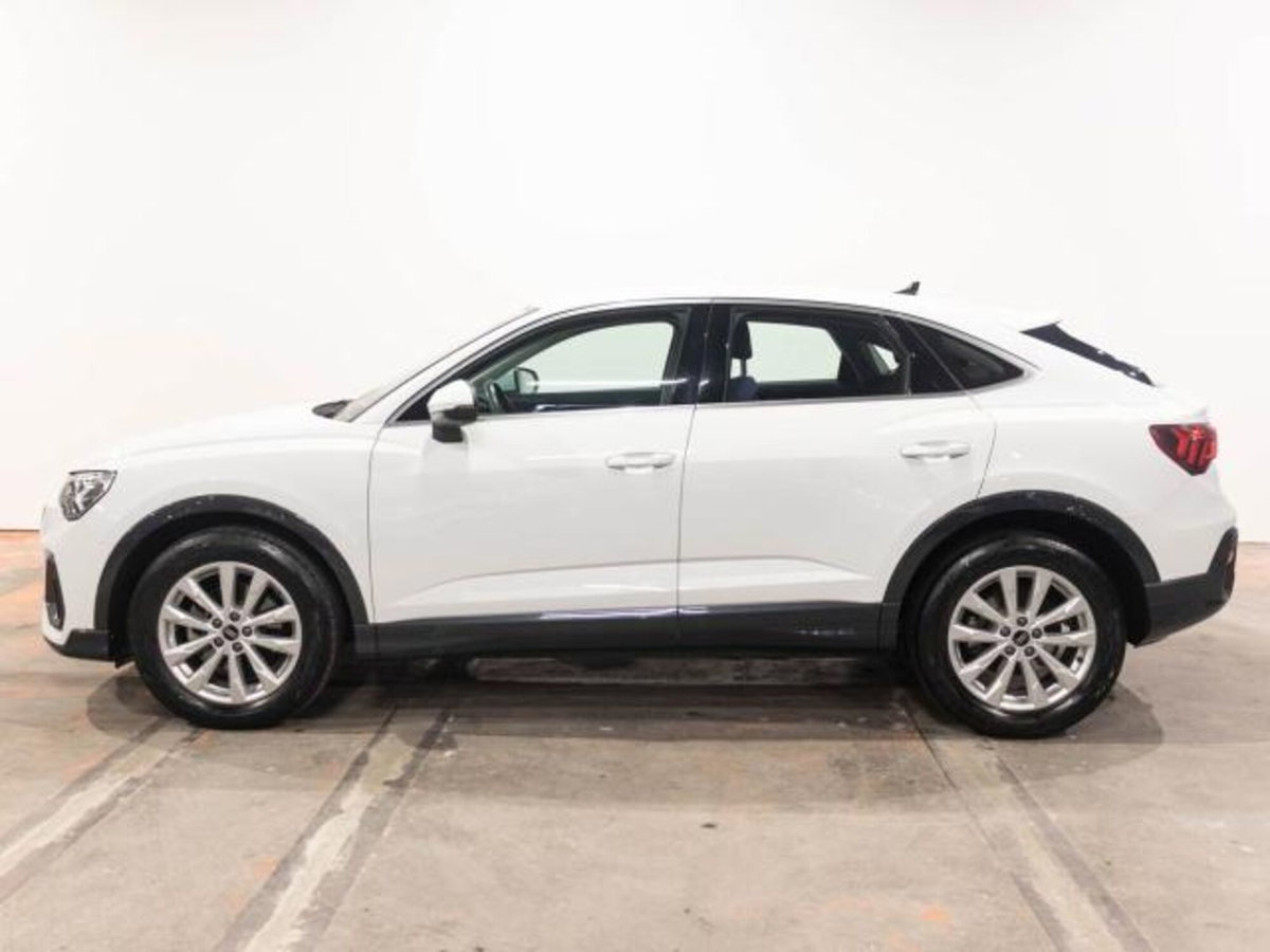 Audi Q3 35 TDI Business (4)