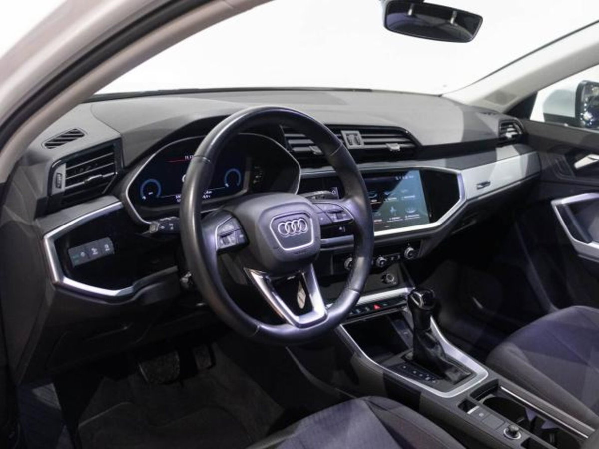 Audi Q3 35 TDI Business (5)