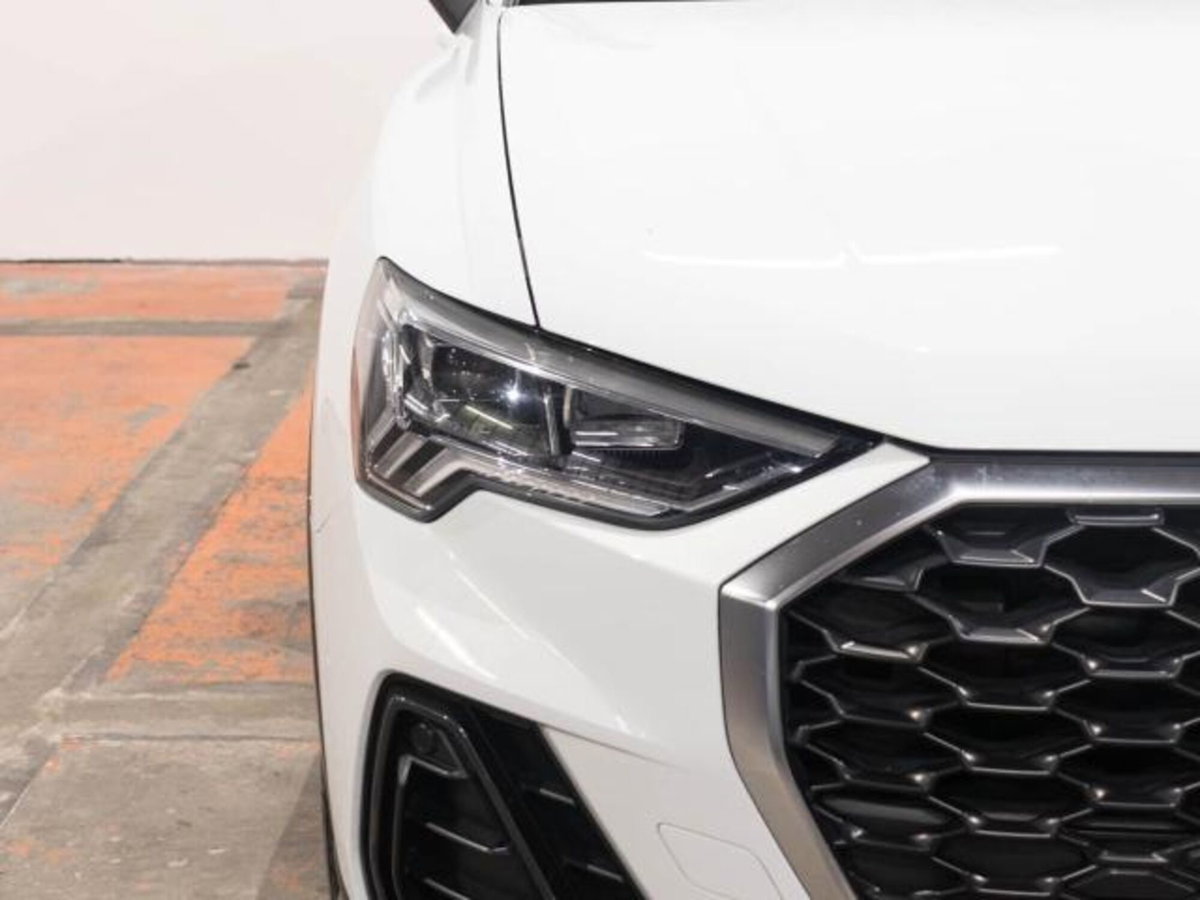 Audi Q3 35 TDI Business (8)