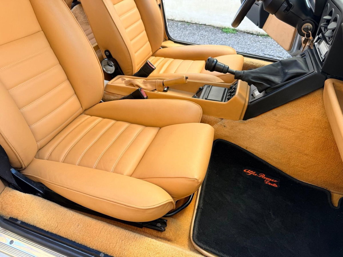Alfa Romeo Spider 2.0i (17)