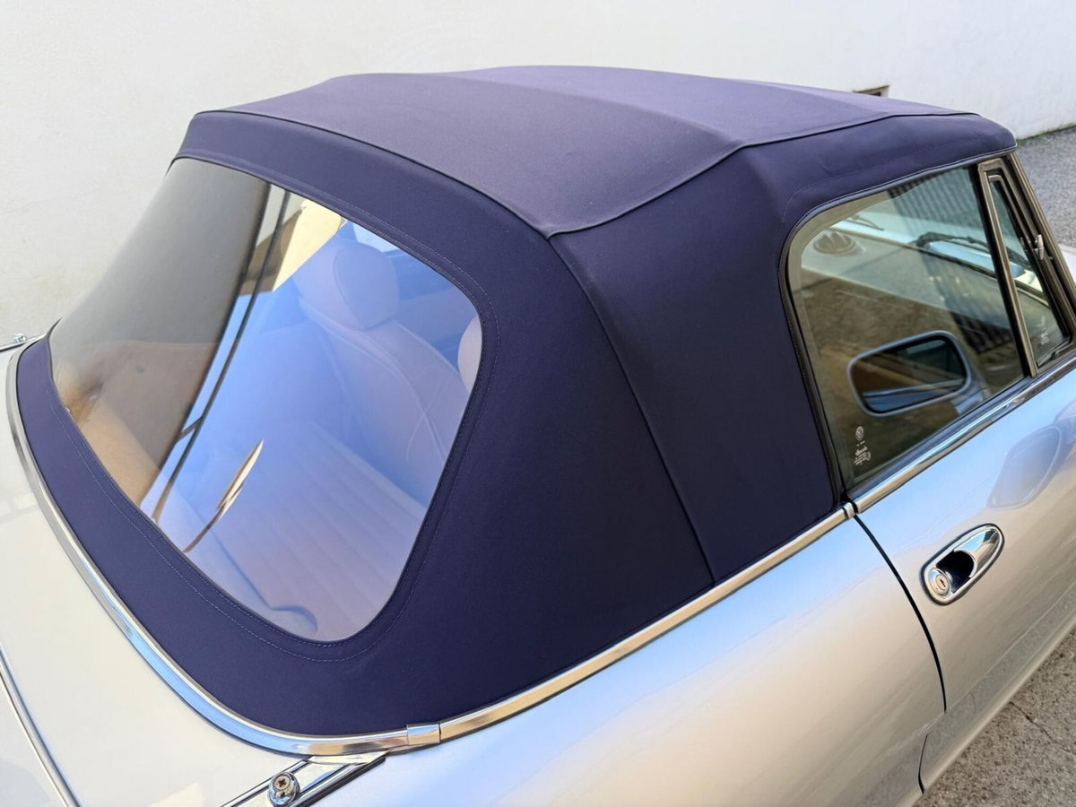 Alfa Romeo Spider 2.0i (4)