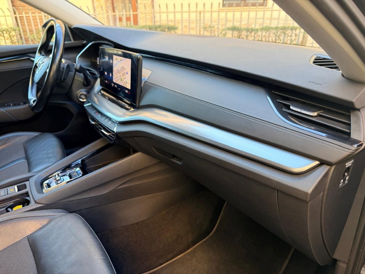Skoda Octavia Station Wagon 2.0 TDI EVO SCR DSG Wagon Executive (20)