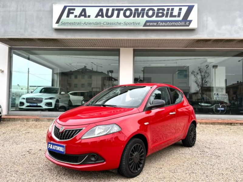 Lancia Ypsilon 1.0 FireFly 5 porte S&S Hybrid Ecochic Silver