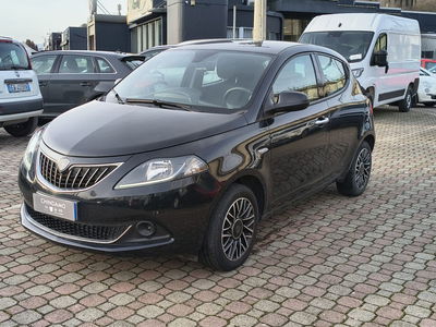 Lancia Ypsilon 1.0 FireFly 5 porte S&S Hybrid Ecochic A. Ferretti usata