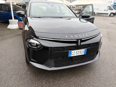 Lancia Ypsilon 1.2 mhev Edizione Cassina e-dct (2)