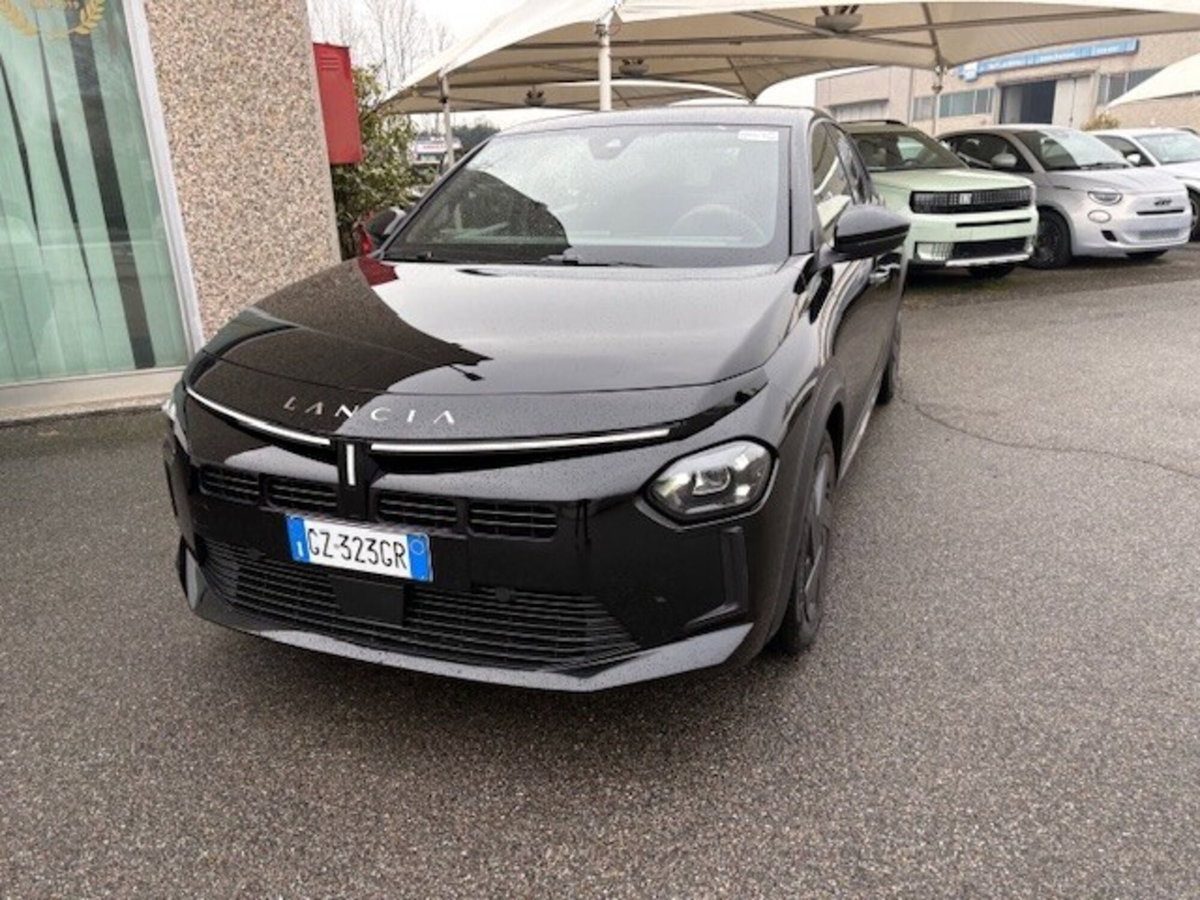 Lancia Ypsilon 1.2 mhev Edizione Cassina e-dct (5)