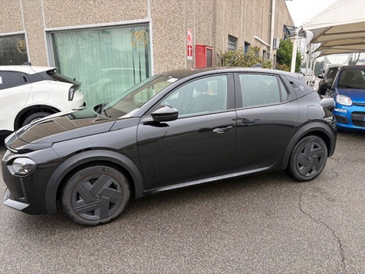 Lancia Ypsilon 1.2 mhev Edizione Cassina e-dct (8)