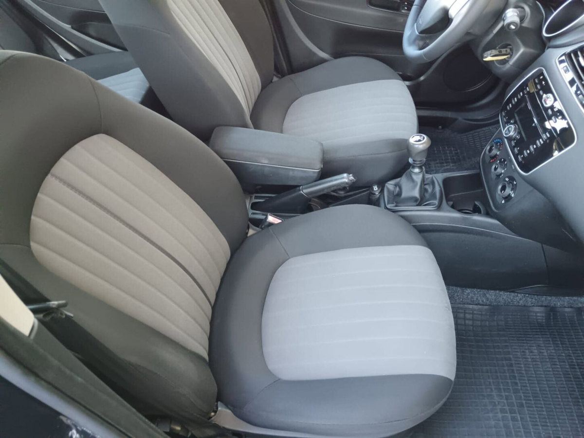 Fiat Punto 1.4 8V 5 porte Easypower Street (14)