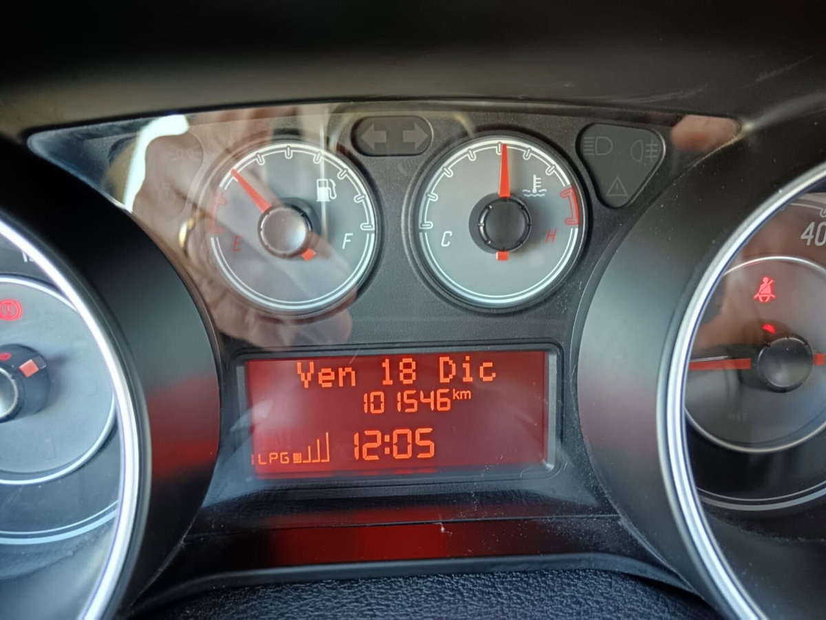 Fiat Punto 1.4 8V 5 porte Easypower Street (16)