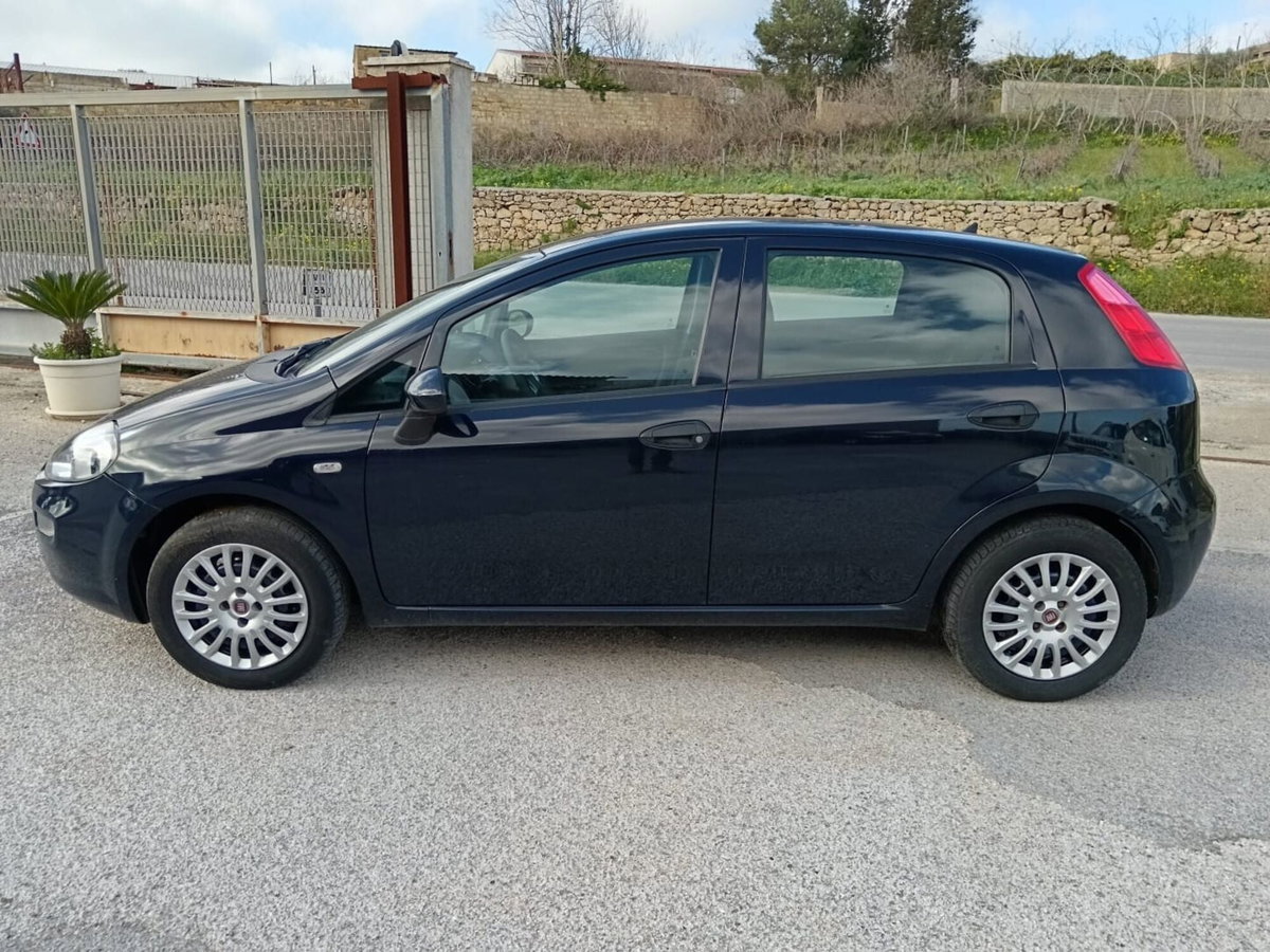 Fiat Punto 1.4 8V 5 porte Easypower Street (2)