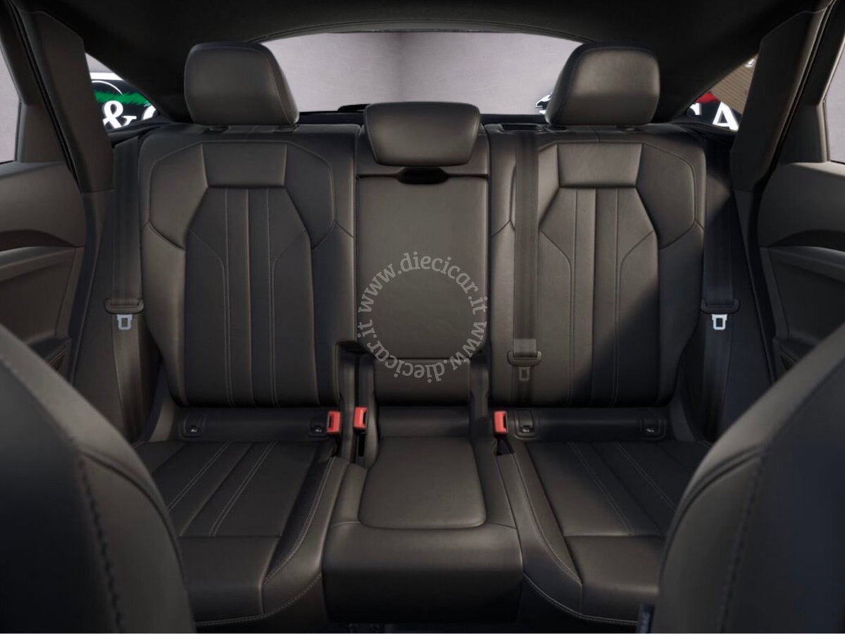 Audi Q5 Sportback 40 2.0 tdi mhev 12V Identity Black quattro s-tronic (11)