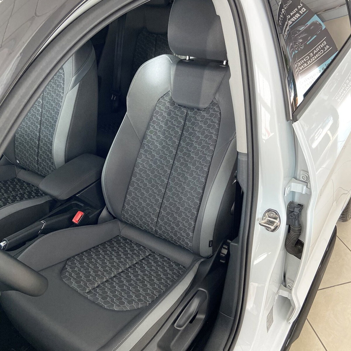 Audi A1 Sportback 30 TFSI S tronic Identity Black (7)