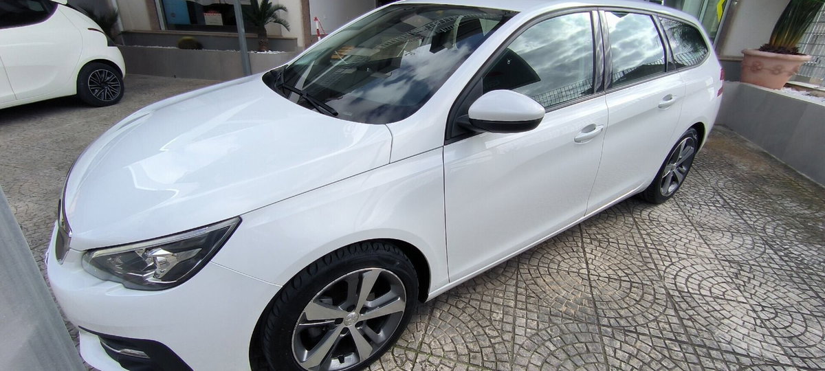 Peugeot 308 SW BlueHDi 130 S&S Allure (10)