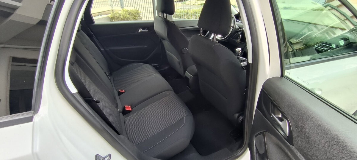 Peugeot 308 SW BlueHDi 130 S&S Allure (12)