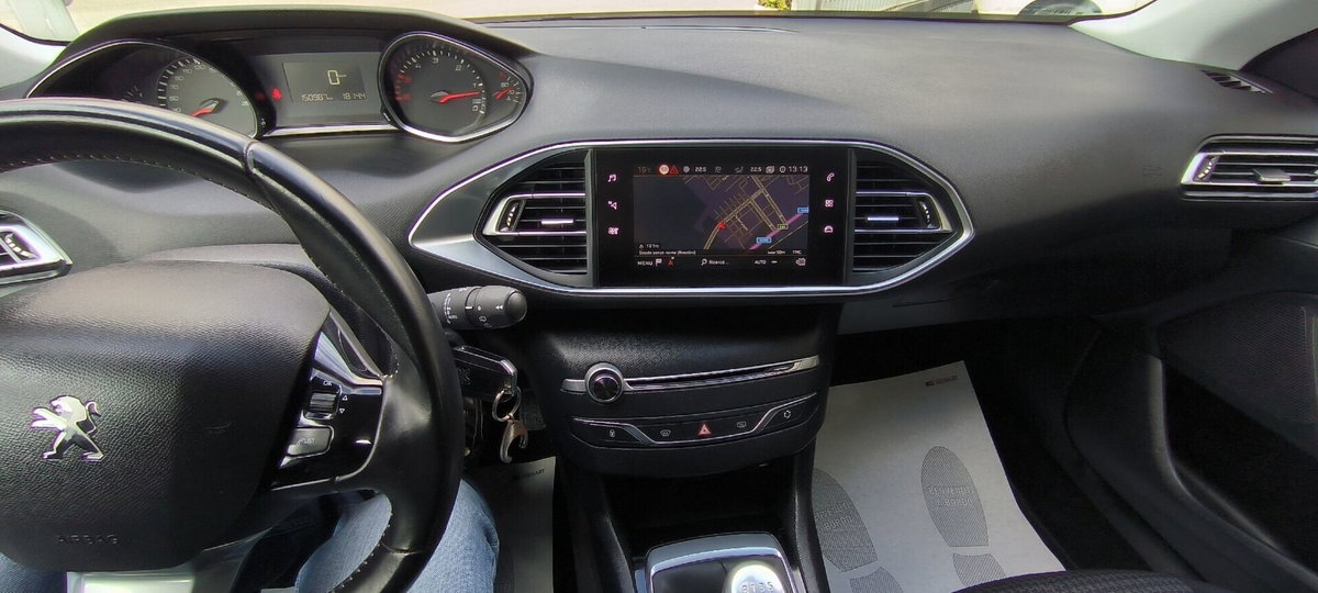 Peugeot 308 SW BlueHDi 130 S&S Allure (18)