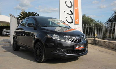 Lancia Ypsilon 1.0 FireFly 5 porte S&S Hybrid Silver Plus usata