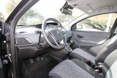 Lancia Ypsilon 1.0 FireFly 5 porte S&S Hybrid Ecochic Gold (14)