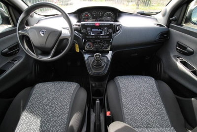Lancia Ypsilon 1.0 FireFly 5 porte S&S Hybrid Ecochic Gold (8)