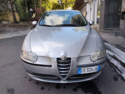 Alfa Romeo 147 1.6i 16V Twin Spark cat 5p. Distinctive usata
