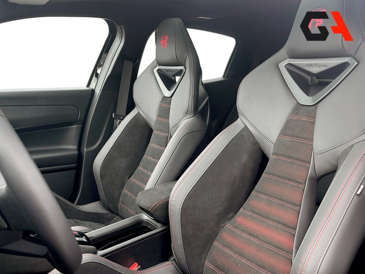 Alfa Romeo Junior 1.2 ibrida Speciale 145cv edct6 (17)