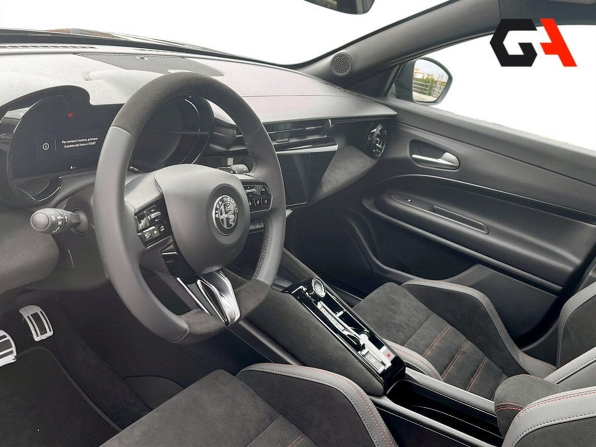 Alfa Romeo Junior 1.2 ibrida Speciale 145cv edct6 (19)