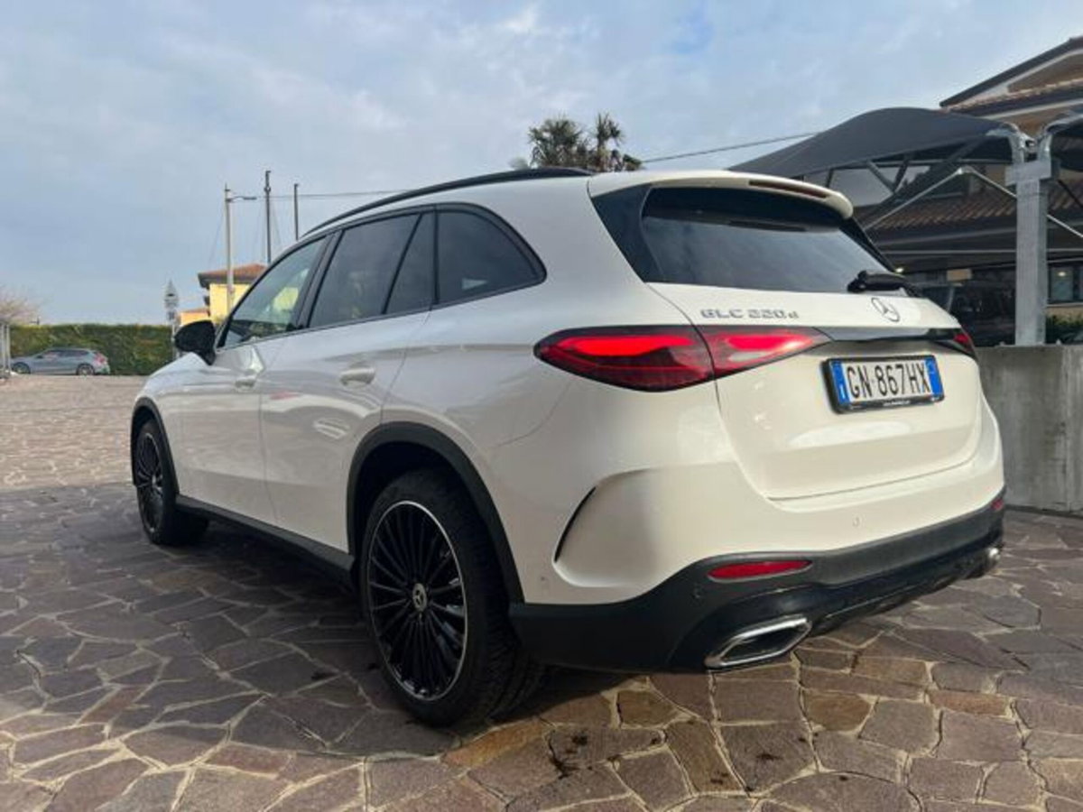 Mercedes-Benz GLC 220 d 4Matic Mild Hybrid AMG Premium Plus (5)