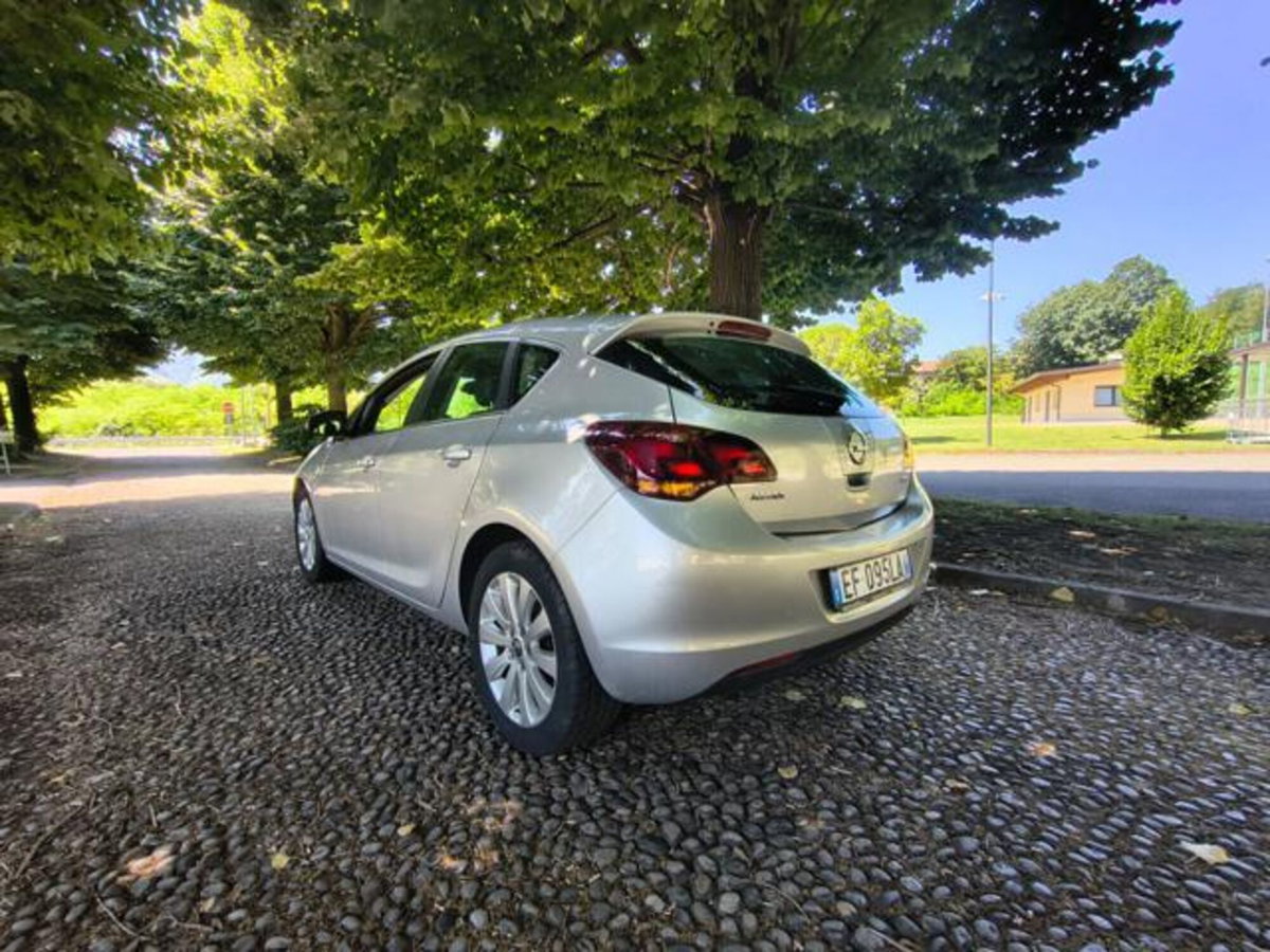 Opel Astra 1.7 CDTI 110CV 5 porte Elective (11)