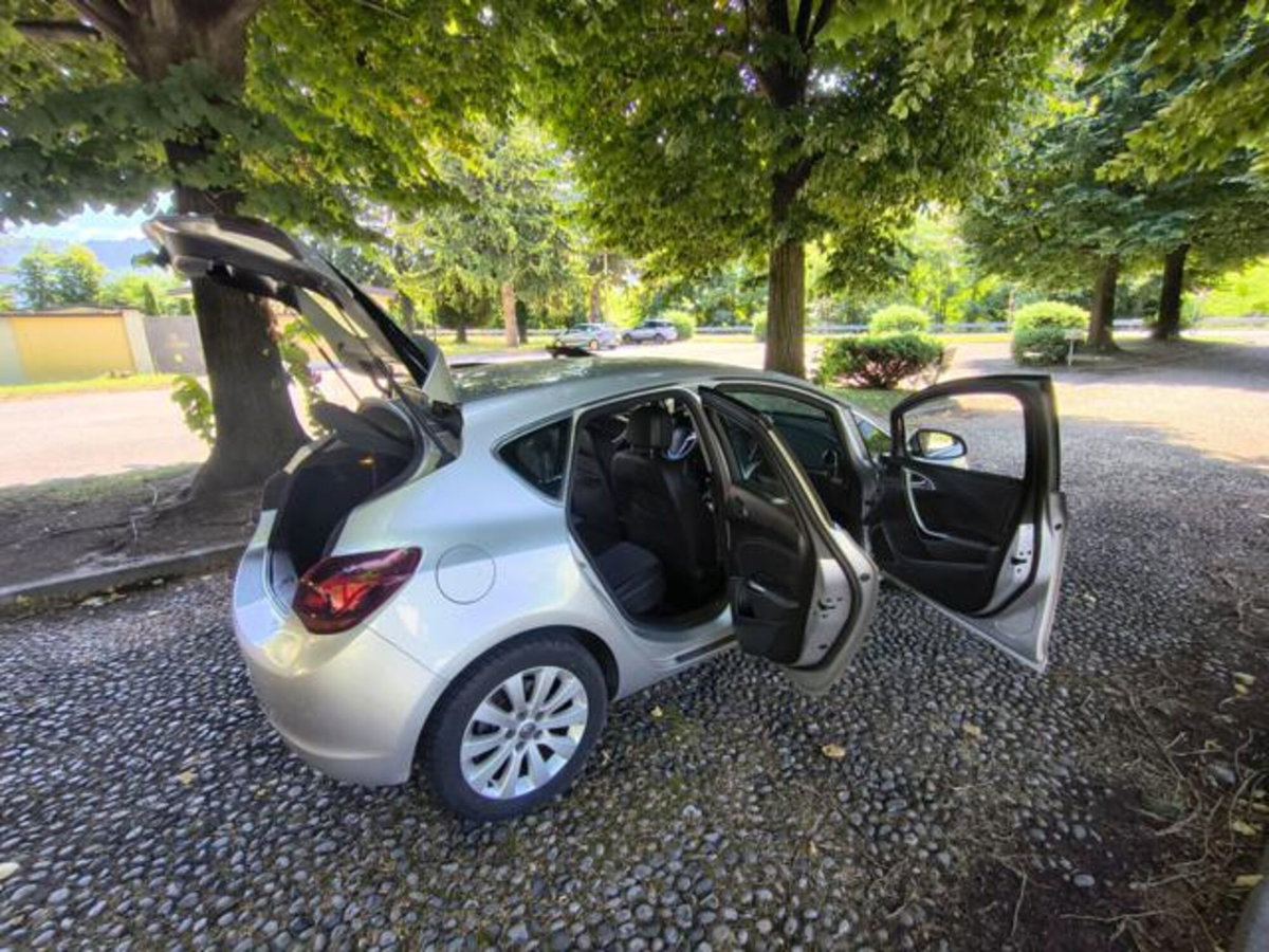 Opel Astra 1.7 CDTI 110CV 5 porte Elective (13)