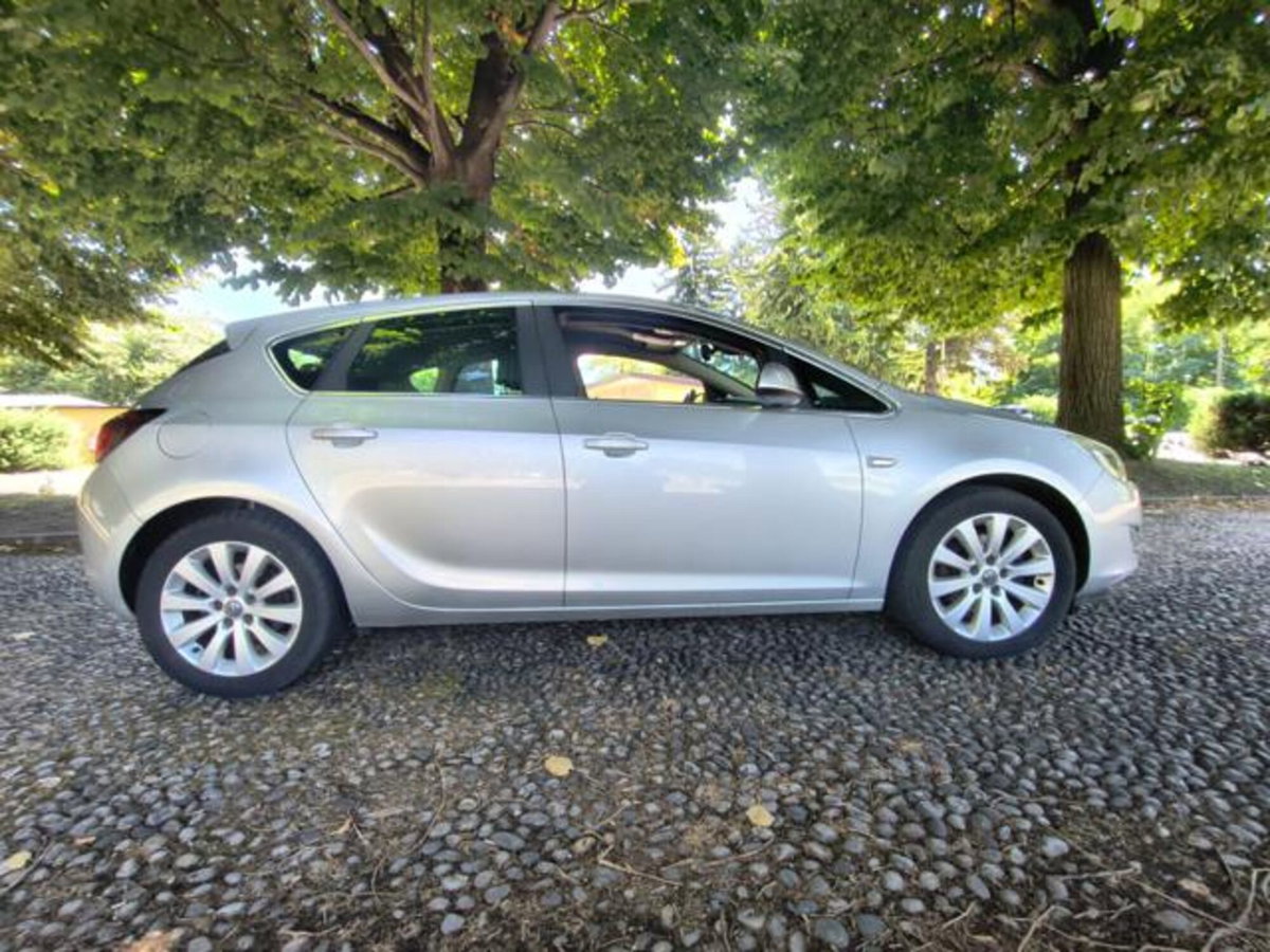 Opel Astra 1.7 CDTI 110CV 5 porte Elective (3)