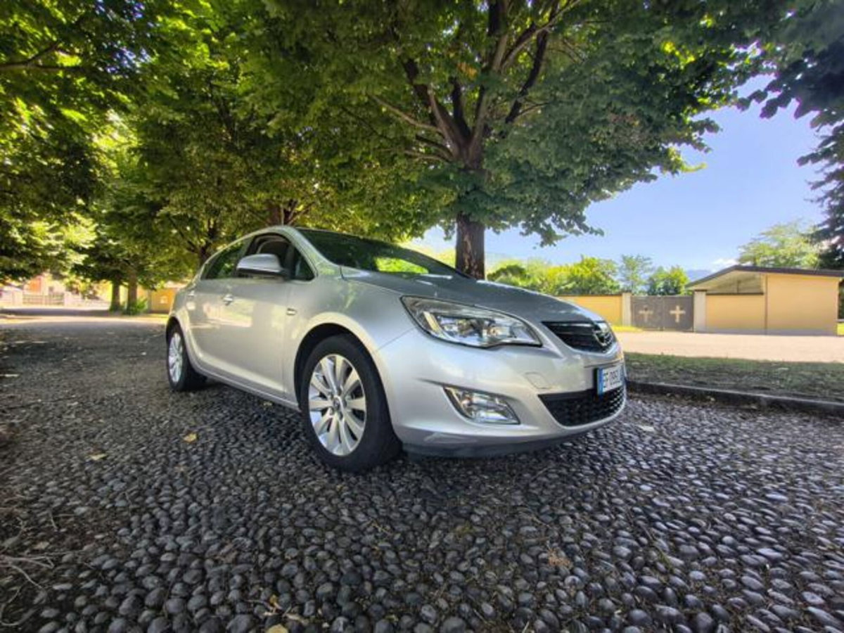 Opel Astra 1.7 CDTI 110CV 5 porte Elective (4)