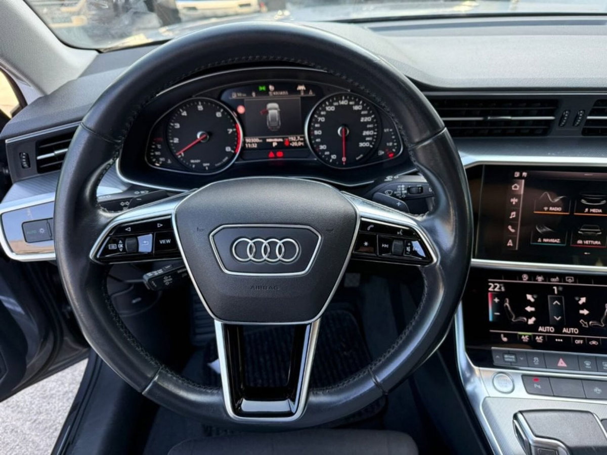 Audi A4 Avant 45 TFSI quattro S tronic Business Advanced (16)