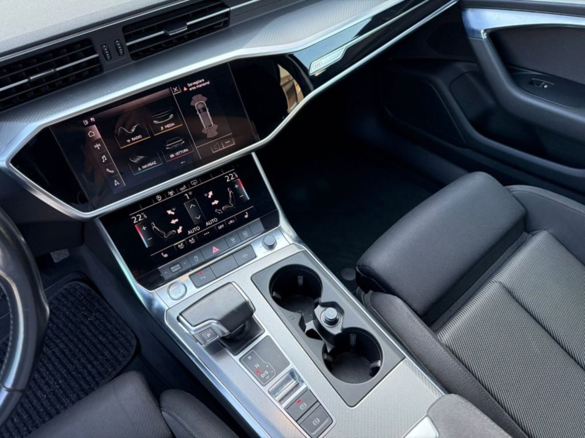 Audi A4 Avant 45 TFSI quattro S tronic Business Advanced (17)