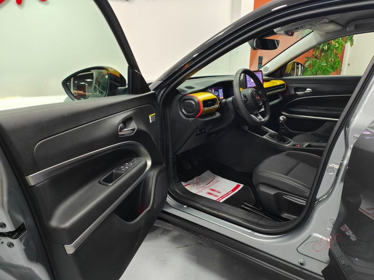 Jeep Avenger 1.2 turbo Summit fwd 100cv (11)