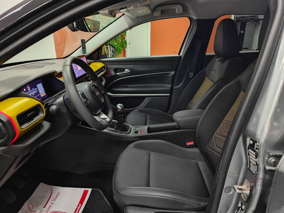 Jeep Avenger 1.2 turbo Summit fwd 100cv (12)