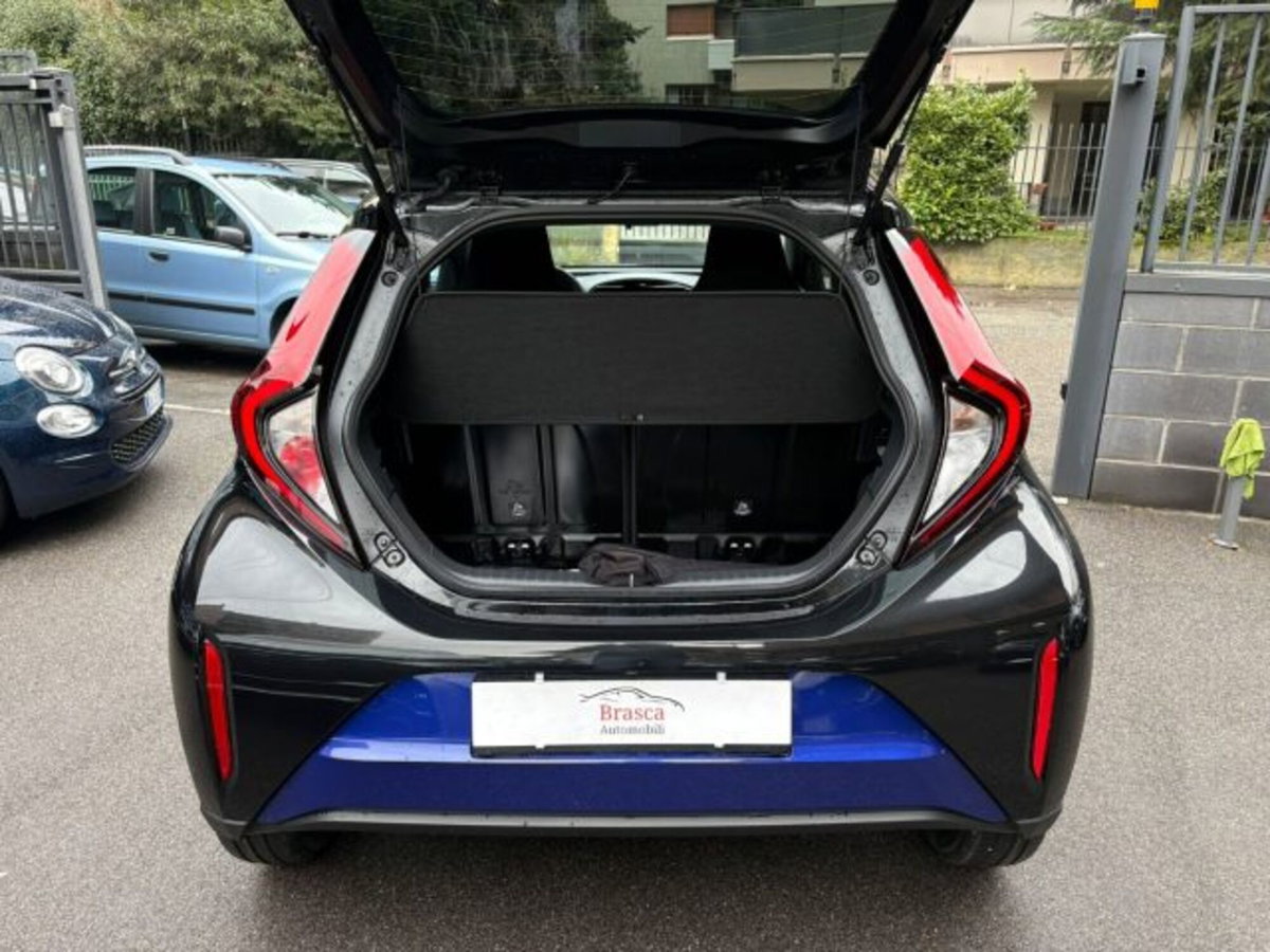 Toyota Aygo X 1.0 VVT-i 72 CV 5 porte Limited S-CVT (15)