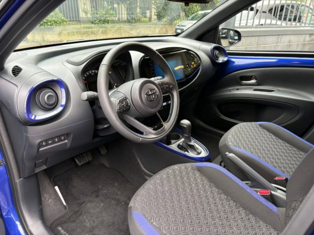 Toyota Aygo X 1.0 VVT-i 72 CV 5 porte Limited S-CVT (6)