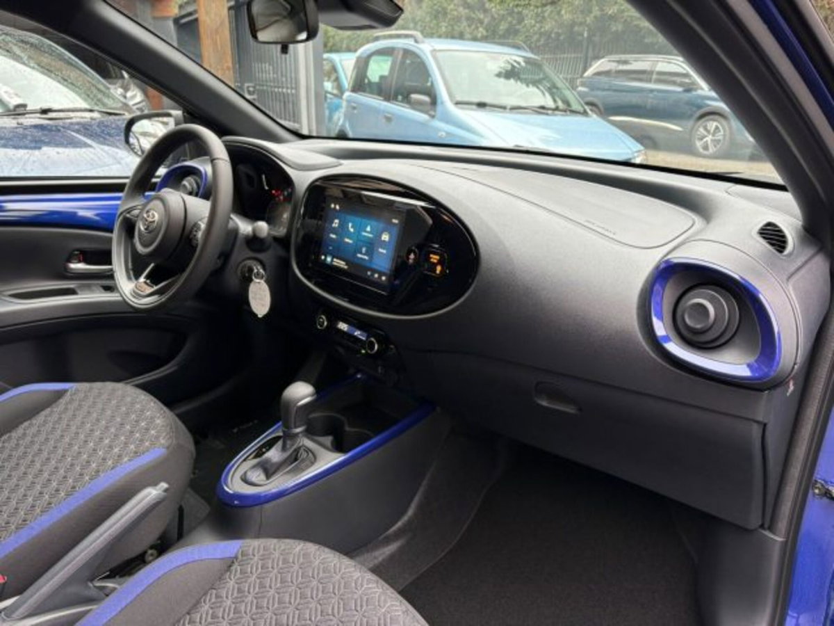 Toyota Aygo X 1.0 VVT-i 72 CV 5 porte Limited S-CVT (8)